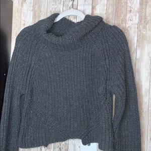 Cropped knitted sweater